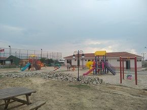 Belde Girişi Oturma Yerleri ve Çocuk Parkı